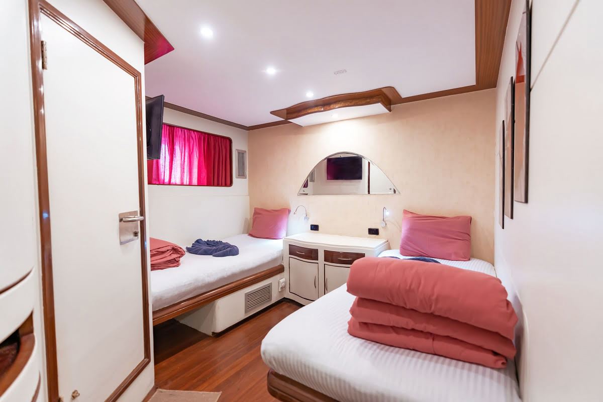 Twin Cabin